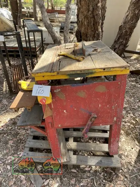 Wood Saw Bench With Planer
