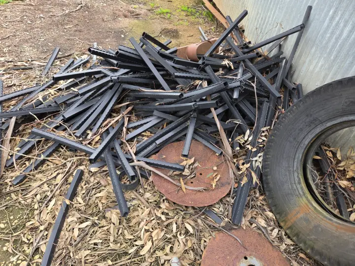 Poly Fence Droppers (Approx 100+)