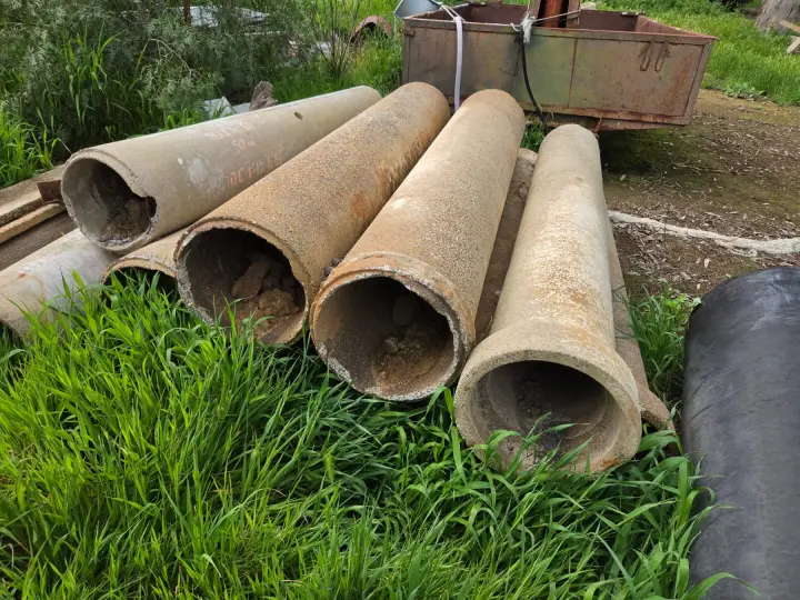 10x Assorted Concrete Pipes 8ft