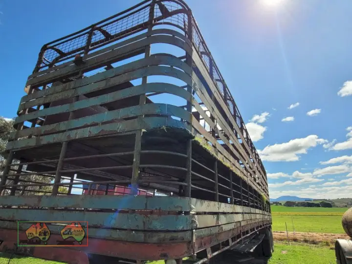 38ft Stock Trailer 3x1