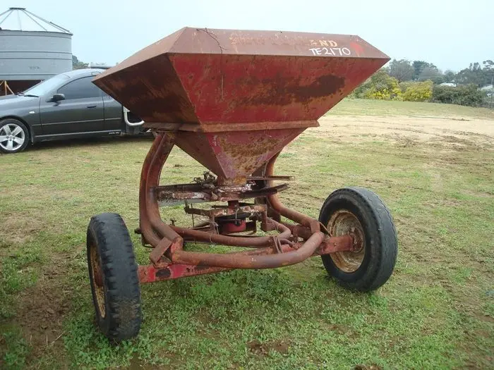 New Holland Trailing Super Spreader