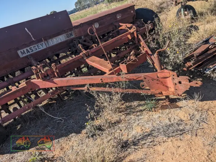 MASSEY FERGUSON 55 Seeder