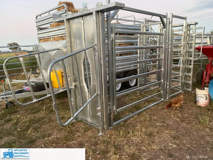 Galv Cattle Crush (New Un-used)