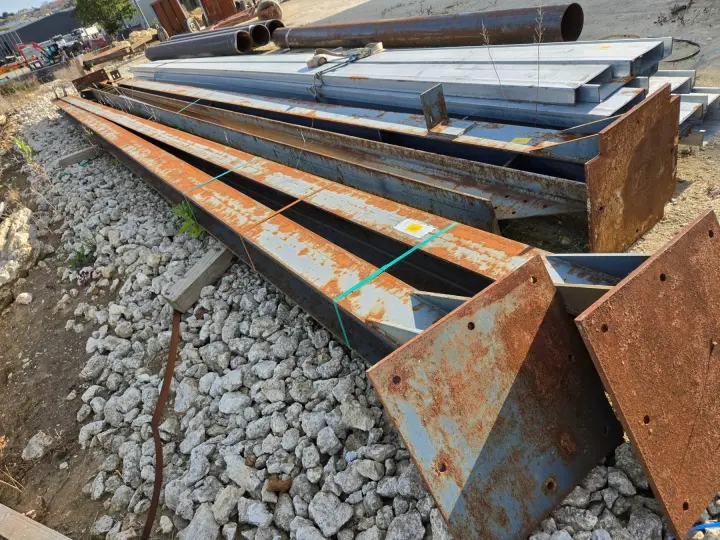 I-Beam Factory/Shed Supports 200x200 with base plate