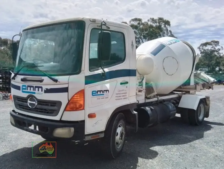 2006 Hino FC4J mini mix truck
