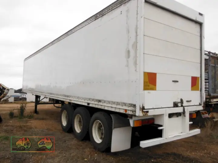 1996 Peki Armacote PKA-3 Tri-axle Van