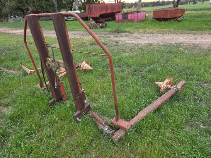Used - 3pl Hay Roll-out Grab