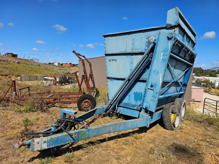 Gondola Side Tip Bin