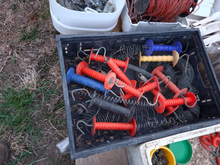 Used - Elec. Fence Spring Loaded Hot Tape Hooks