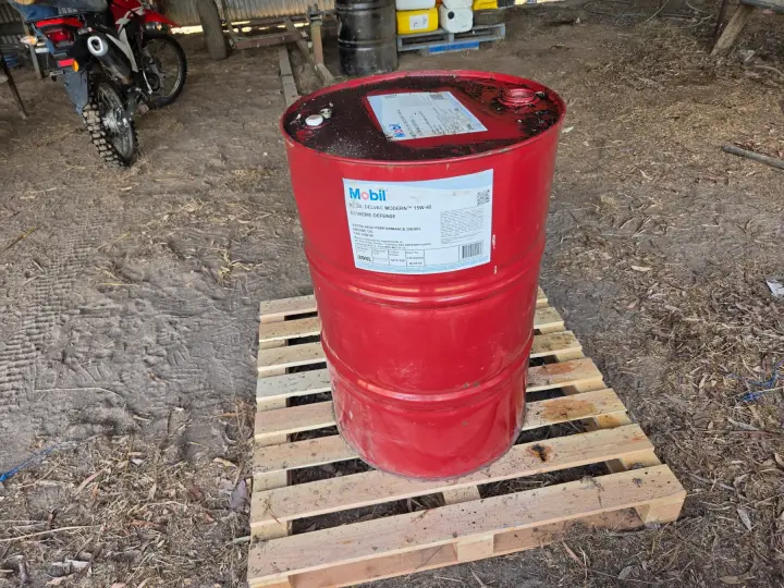 New - 150 Lts of Mobil Delvac 15W40 Diesel Engine Oil