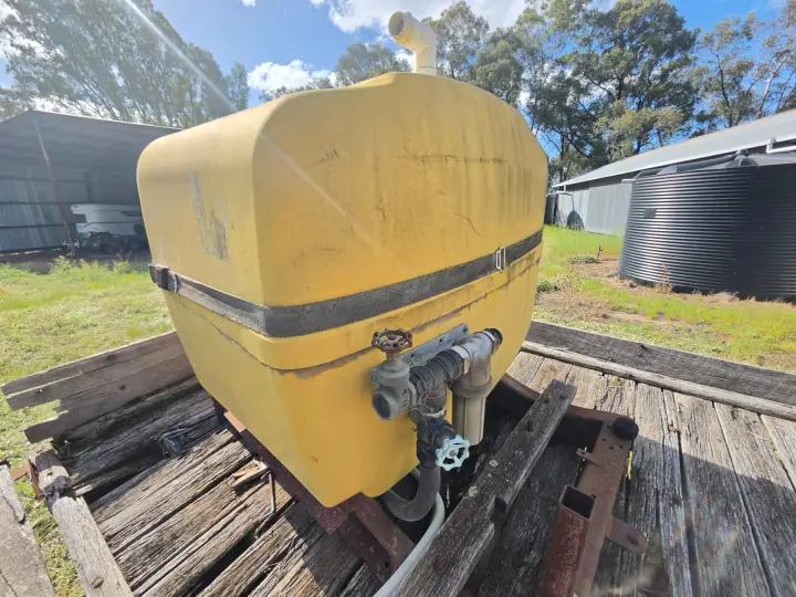Used - Hardi 400 Ltr Spray Tank on 3pl Frame