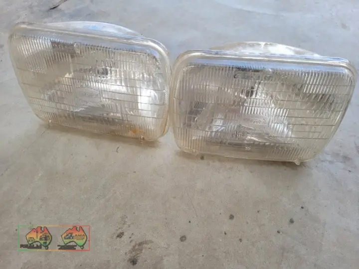 2x Halogen 55w Sealed Beam H15801 Headlights (Kyabram Vic.)