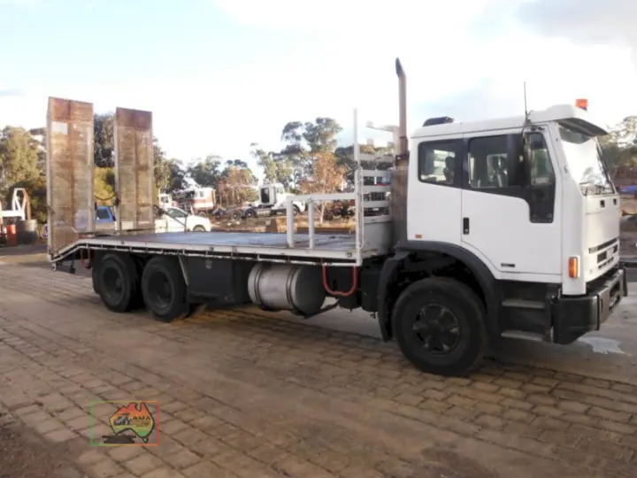 2005 Iveco Acco 2350 Beavertail Tray