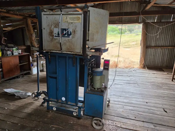 Used - Lyco Hyd. Woolpress