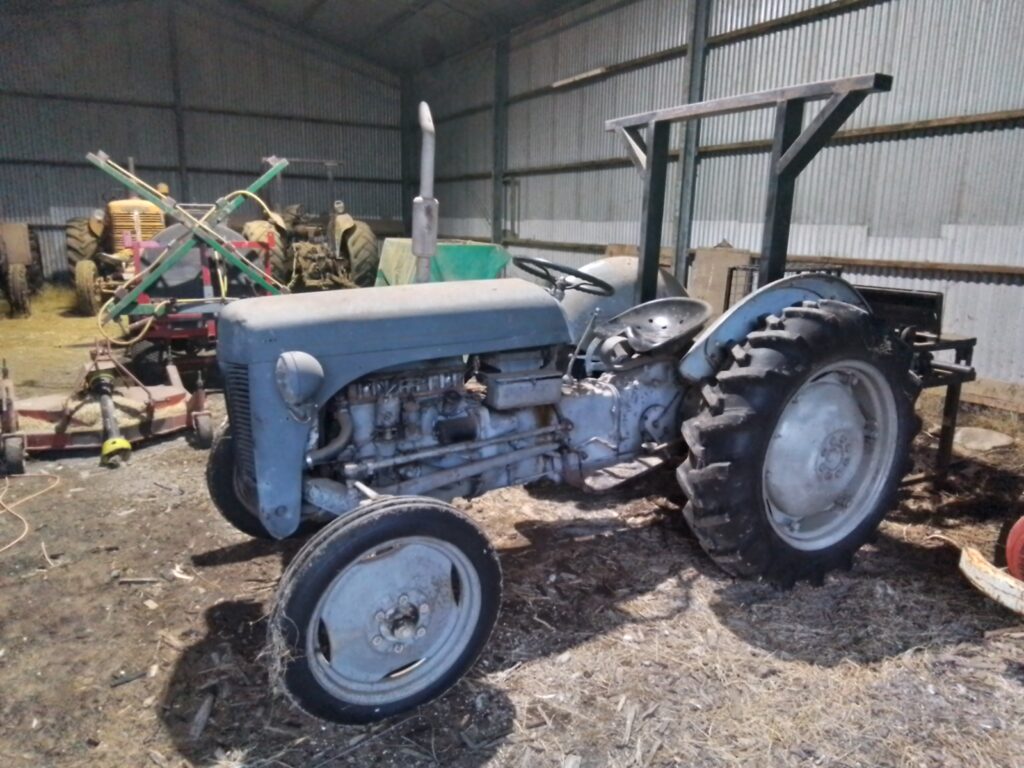 Massey TEA with 3PL Saw-Bench - photo 3