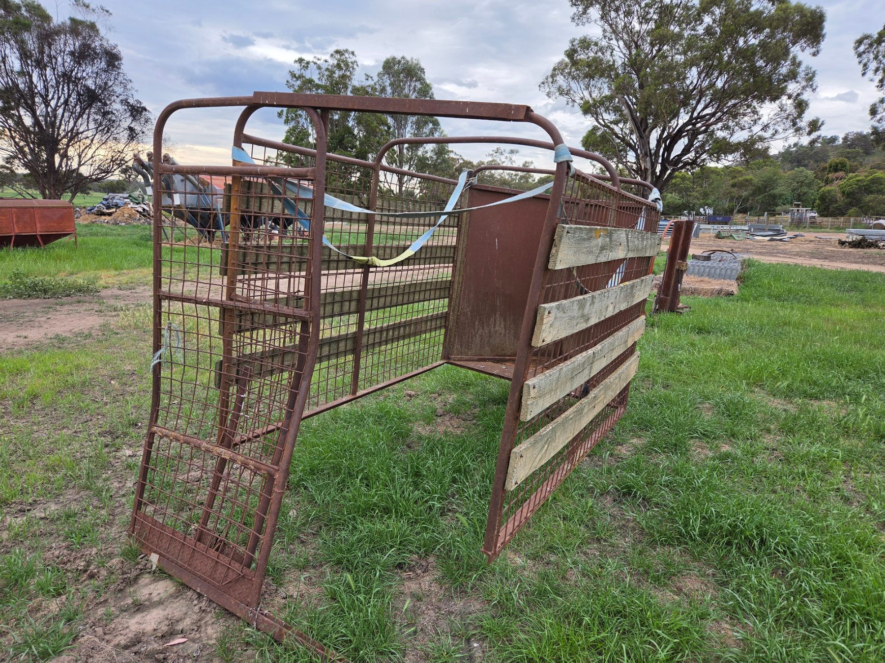 Used - 7x5 Cattle Crate - photo 4