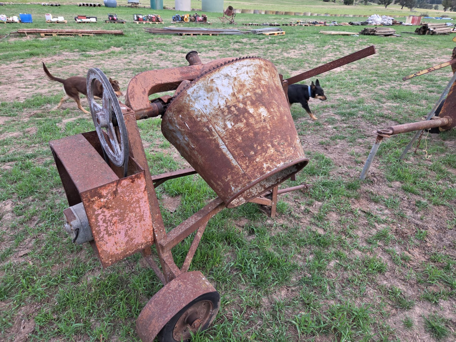 Used - 240v Electric Cement Mixer - photo 1
