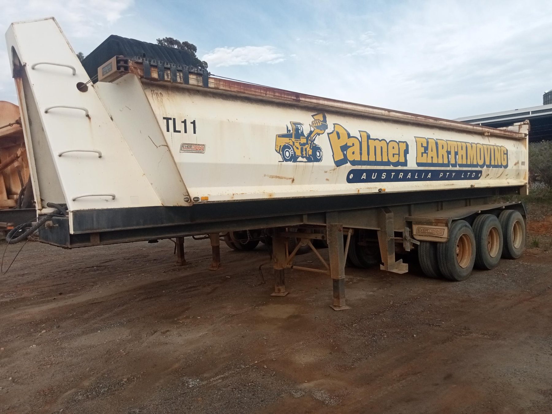 2016 EverTrans tri tipper - photo 1
