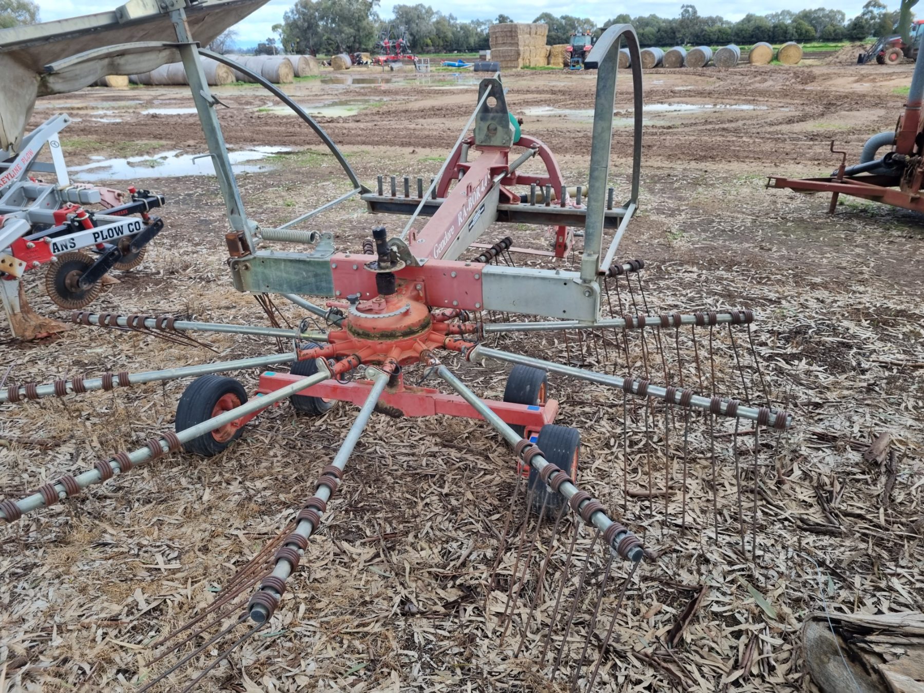 2001 Gendore RA-BOR 4.4 Hay Rake
