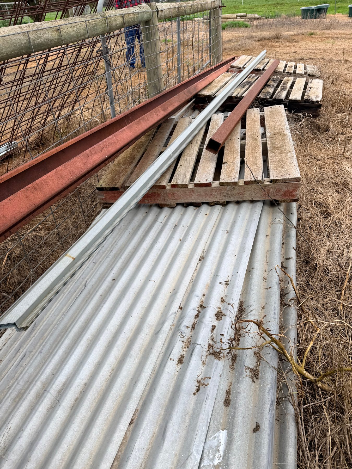Quantity of corrugated iron sheets - photo 2