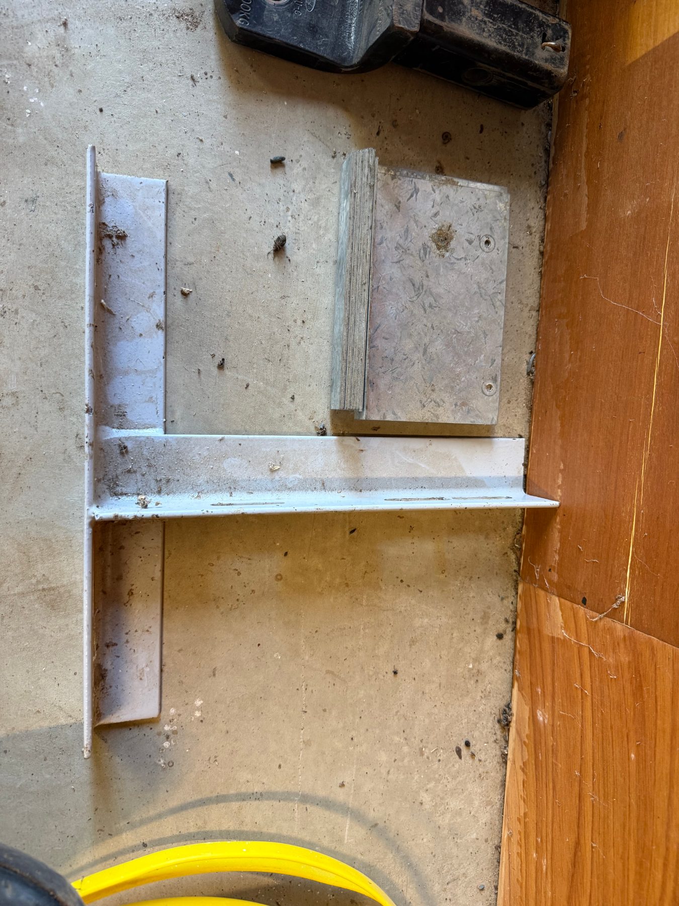 10 small brackets and heavy steel bracket - photo 1