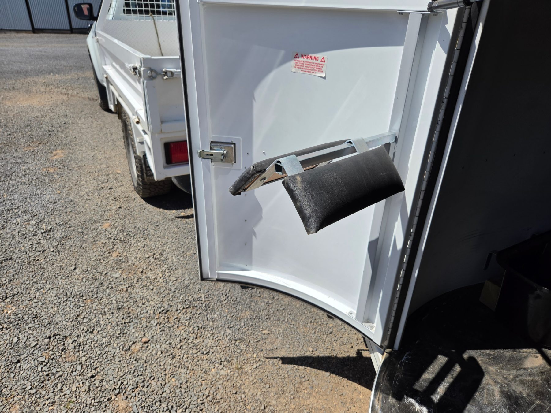 Used - 2012 Tender Deluxe Twin Horse Float (VIN:6T9T27V97CODAZ005) - photo 13