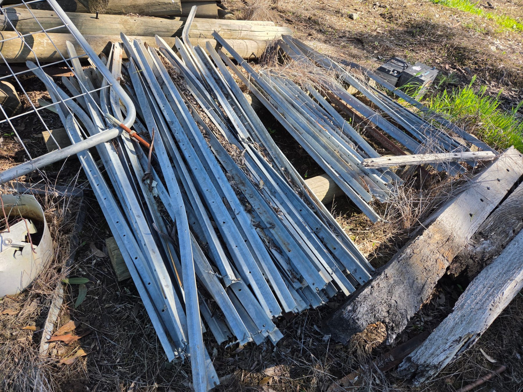 25x 1.65m Galv Star Pickets - photo 2