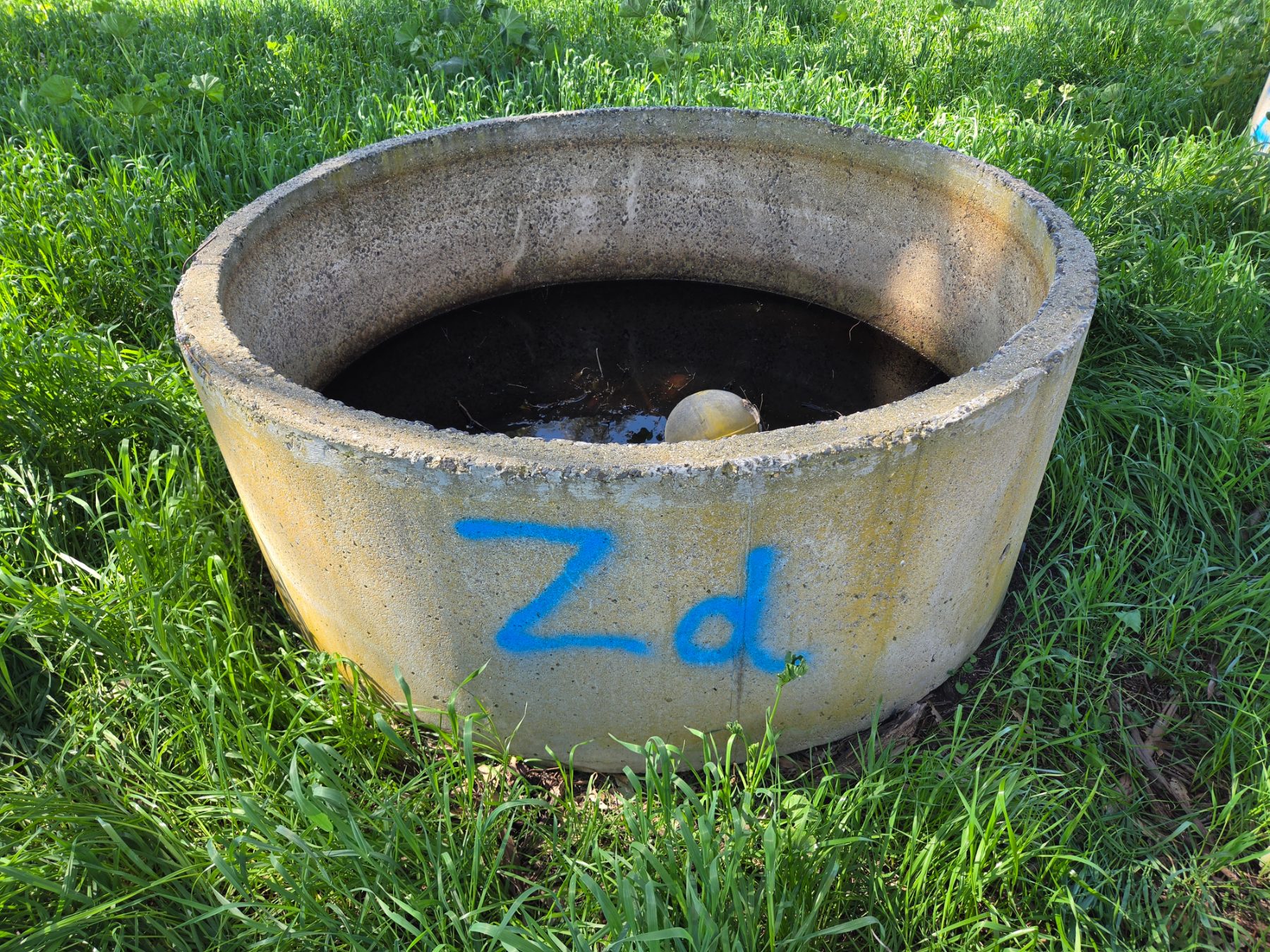 6ft Stock Trough with Ball Valve (Zd) - photo 1