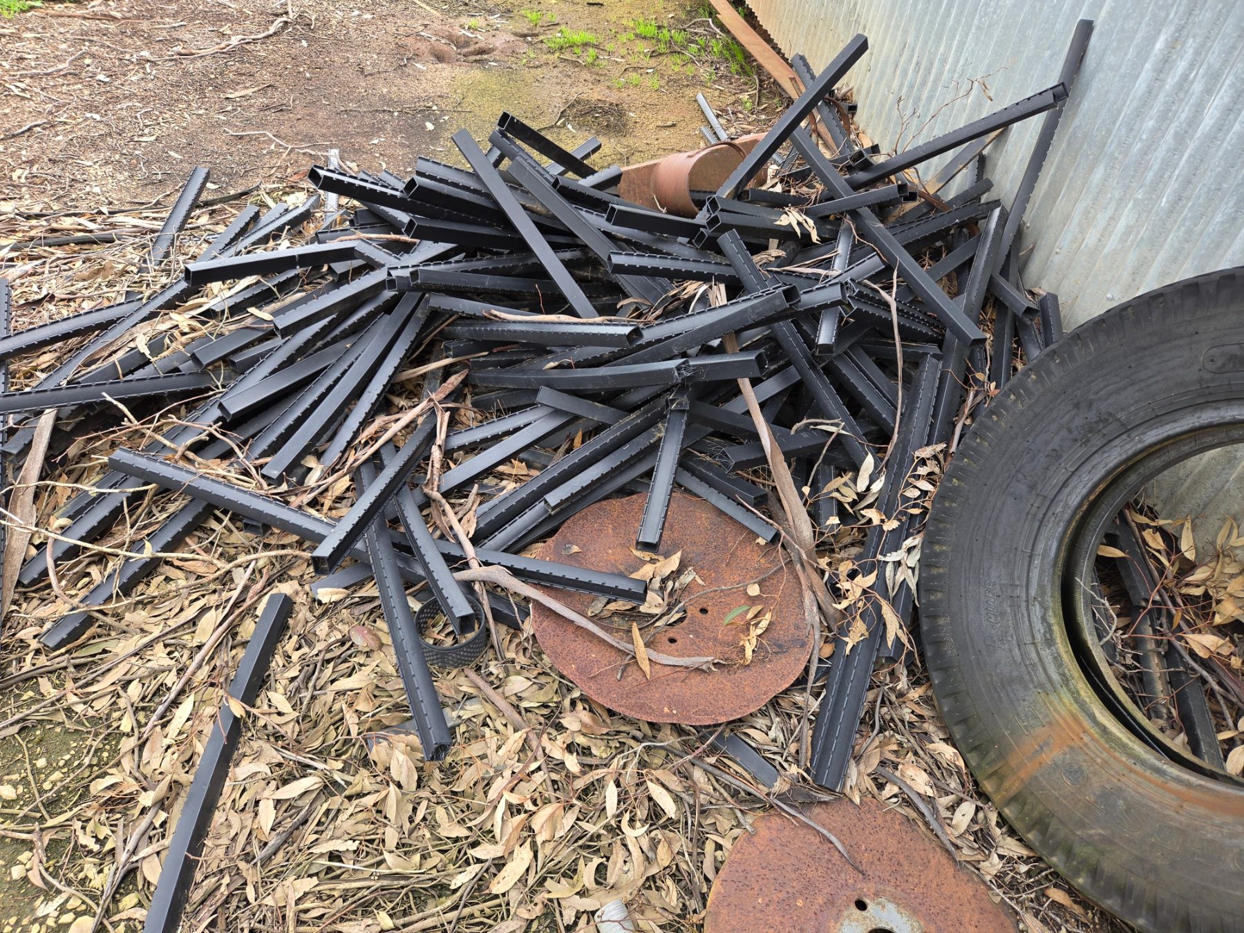 Poly Fence Droppers (Approx 100+) - photo 1