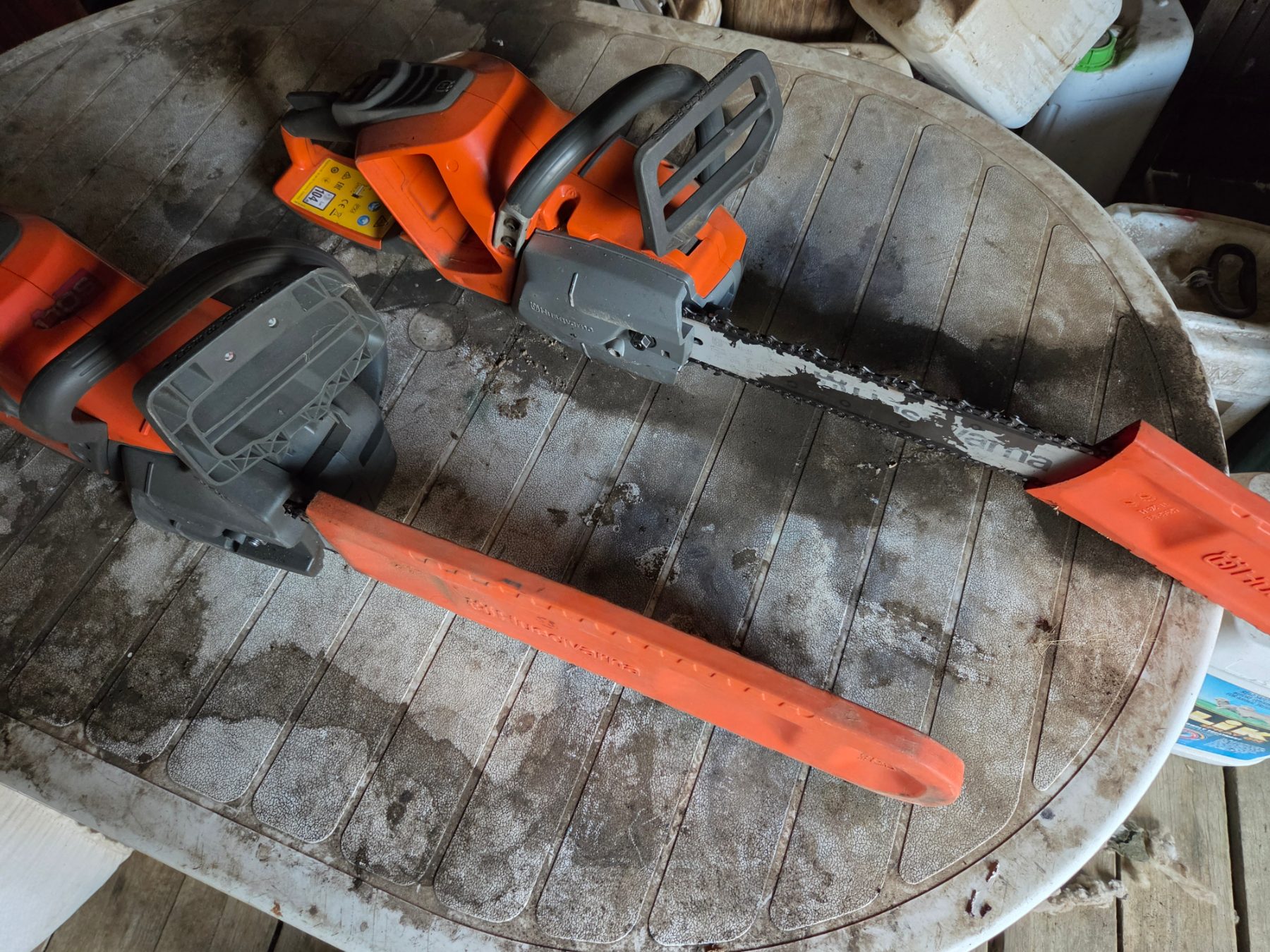 Used - 2x Husqvarna Electric Chainsaws - photo 4