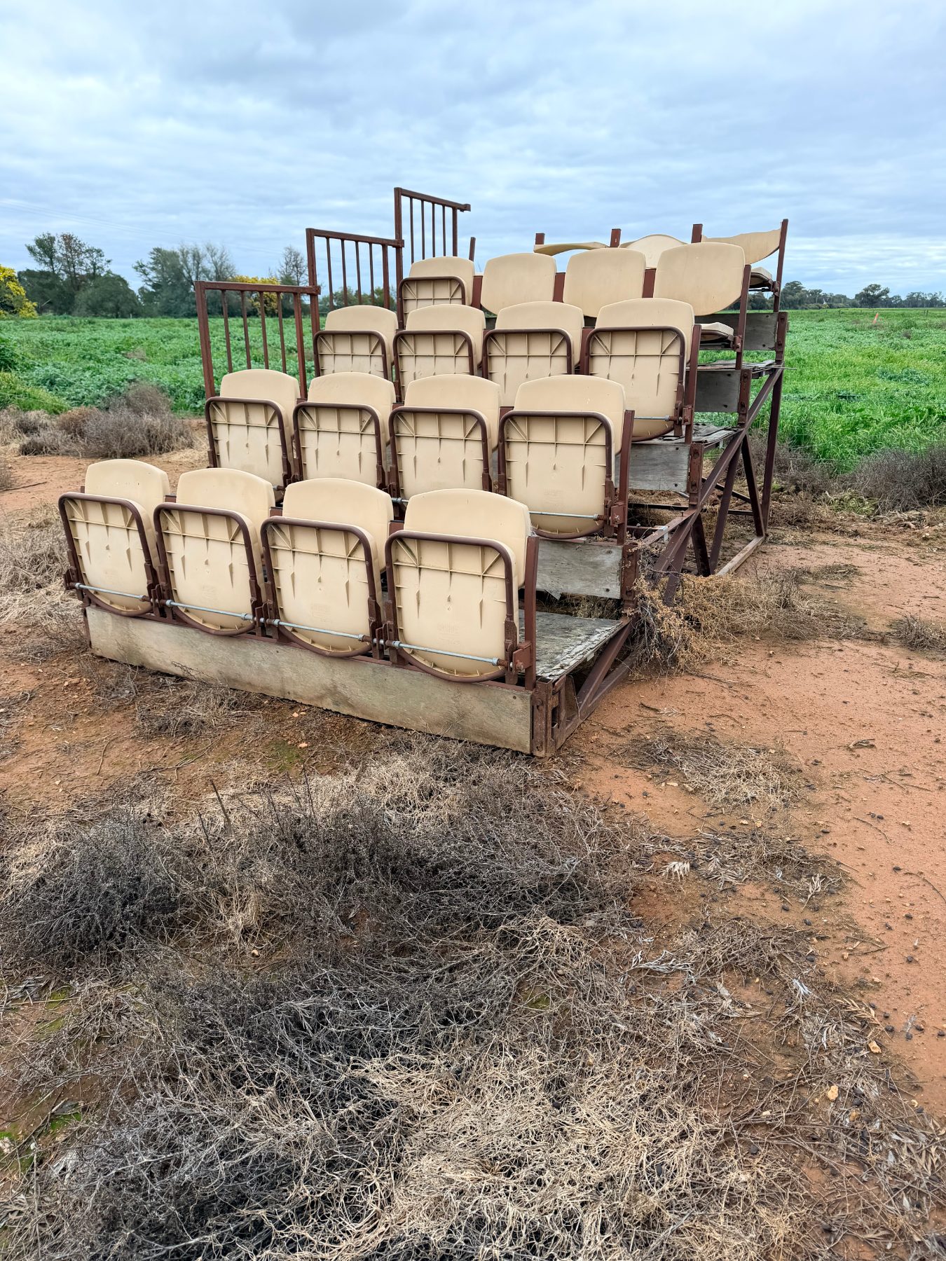 Transportable teered seating frame - photo 5