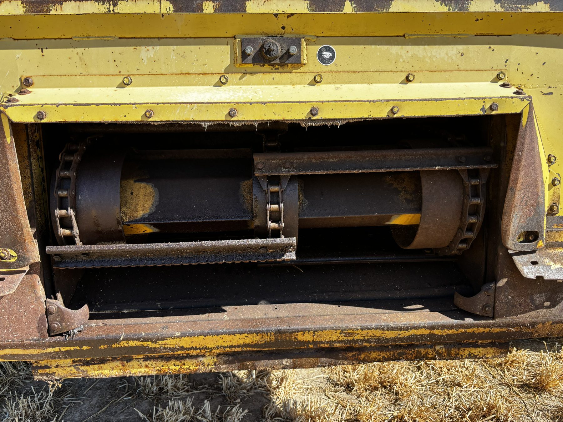 Used - New Holland TR-85 Auto Header - photo 7