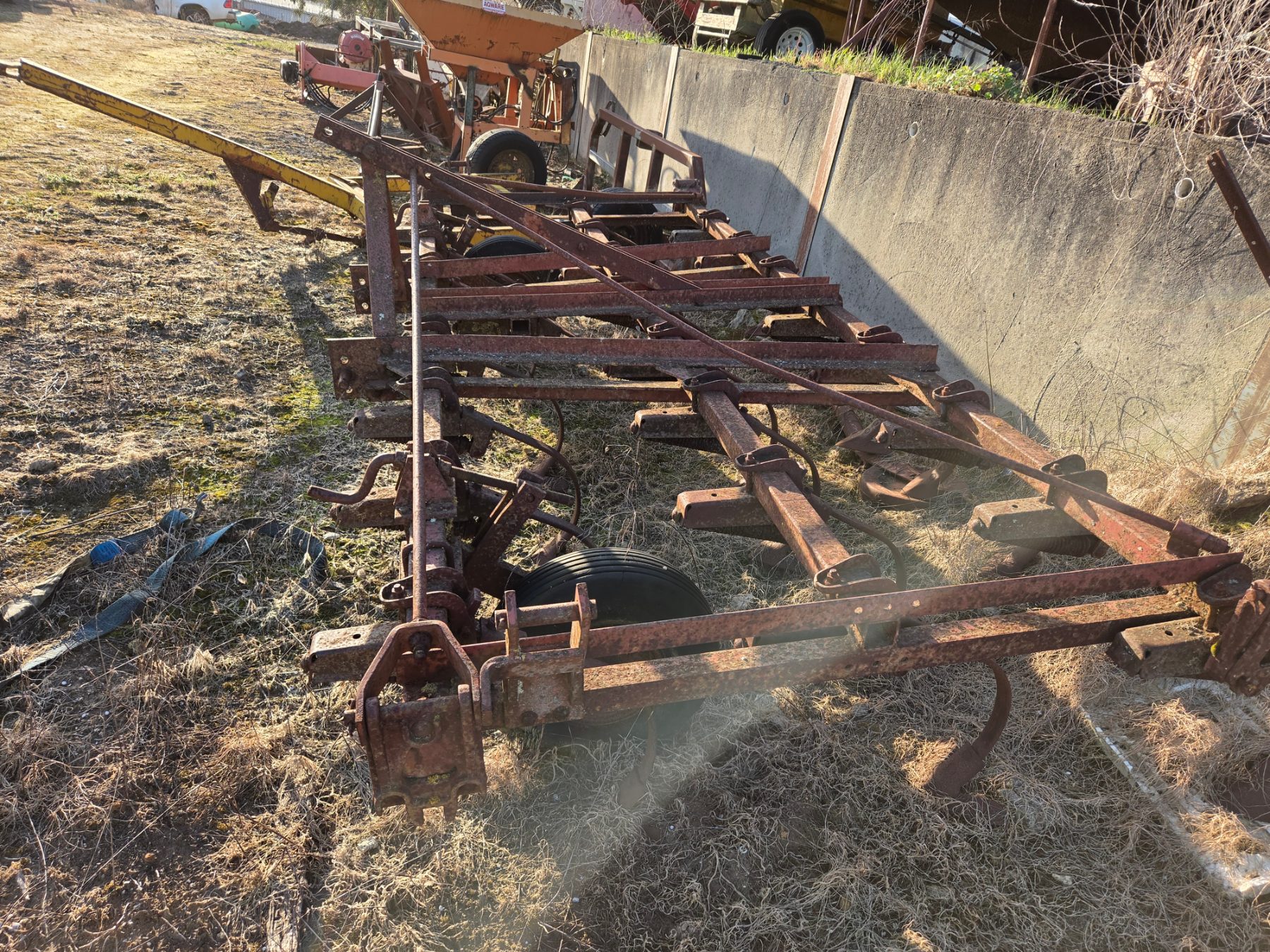 25 Tyne IH 3pl Cultivator - photo 5