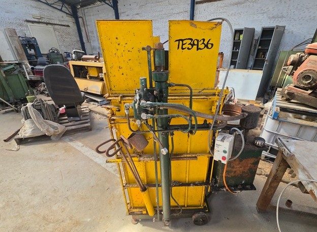 Morton Baker Hydraulic Wool Press - photo 3
