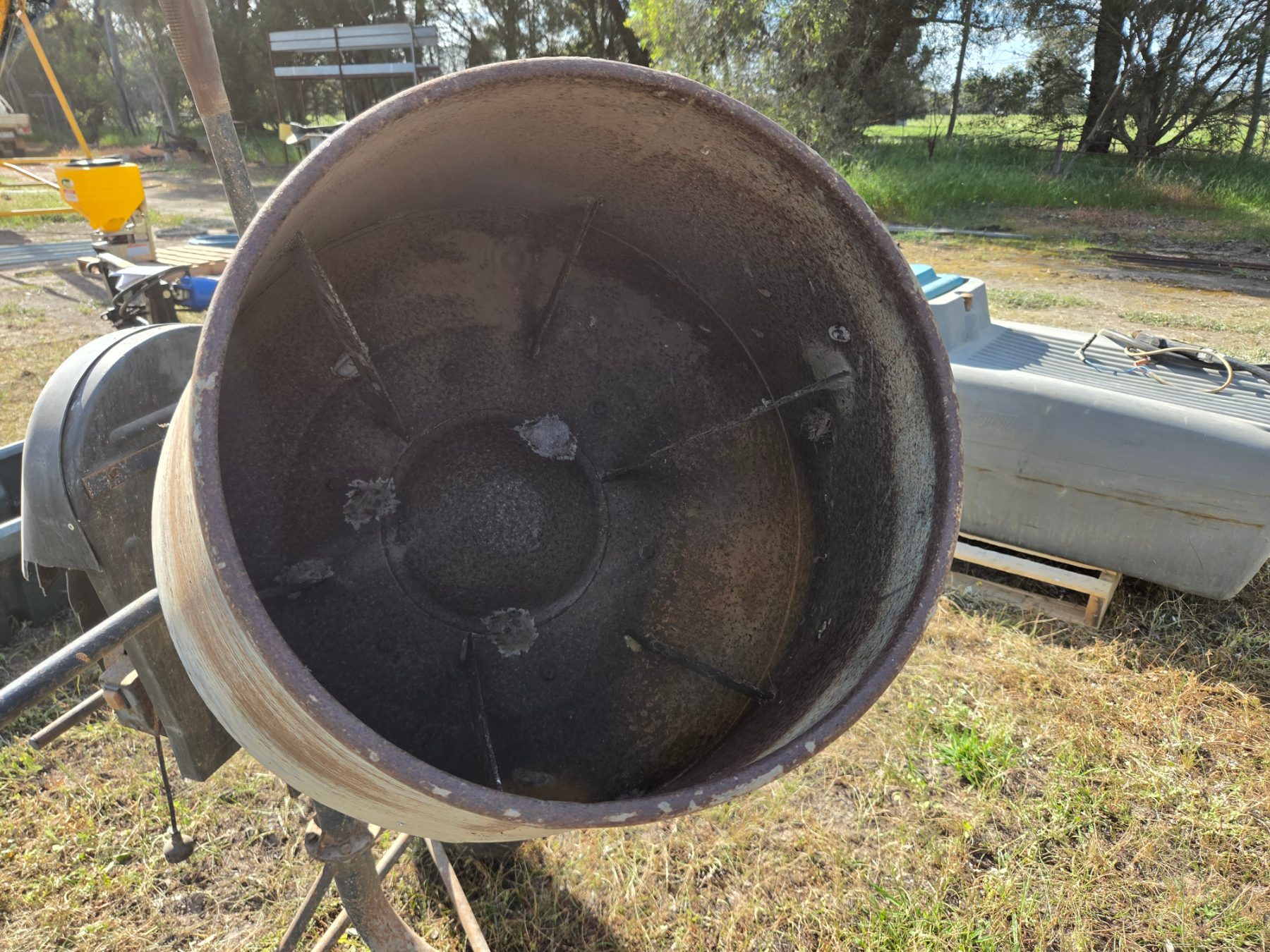 Used - 240v Electric Cement Mixer - photo 4
