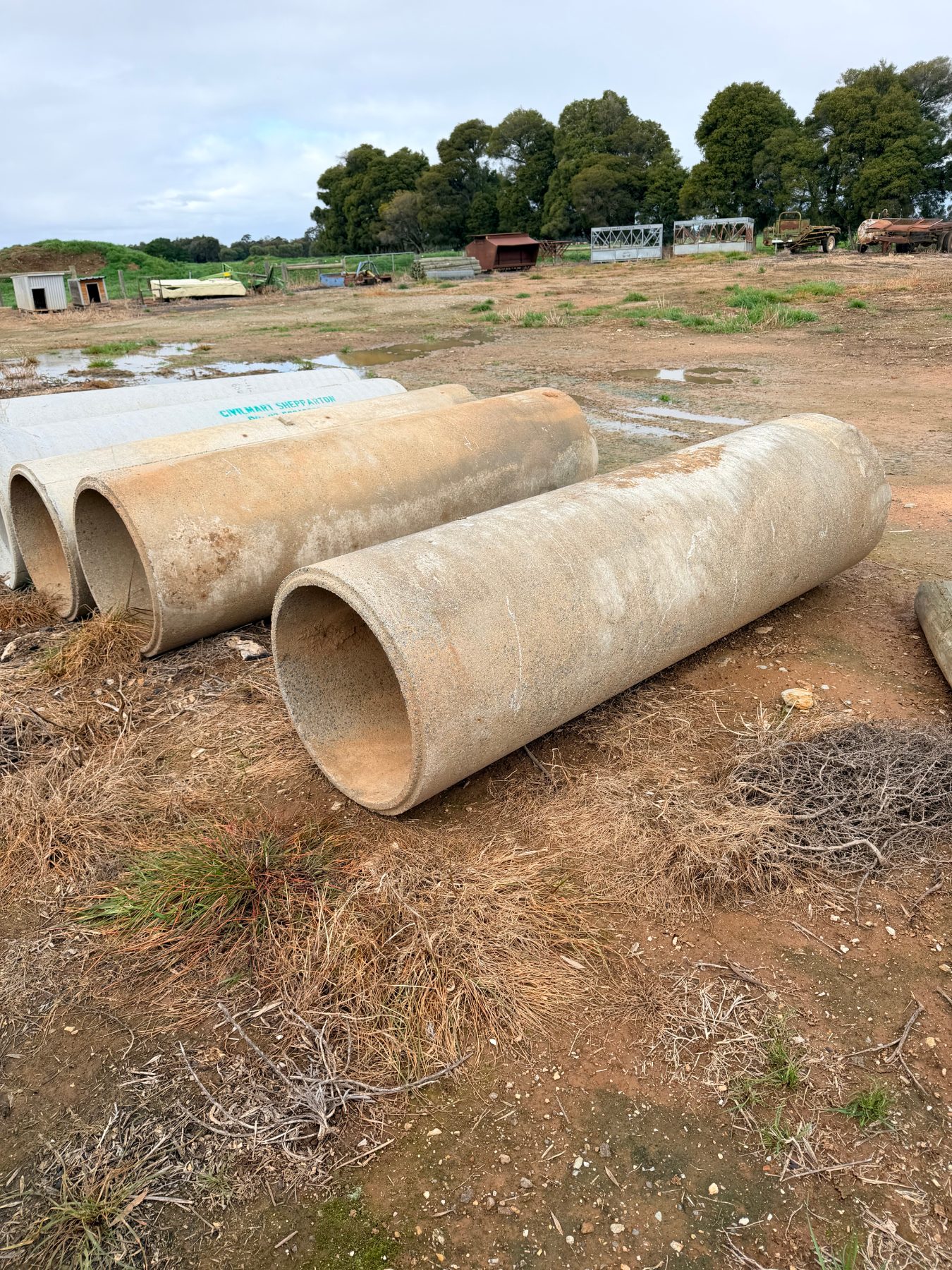 3 x 2.4m x 600mm concrete pipes