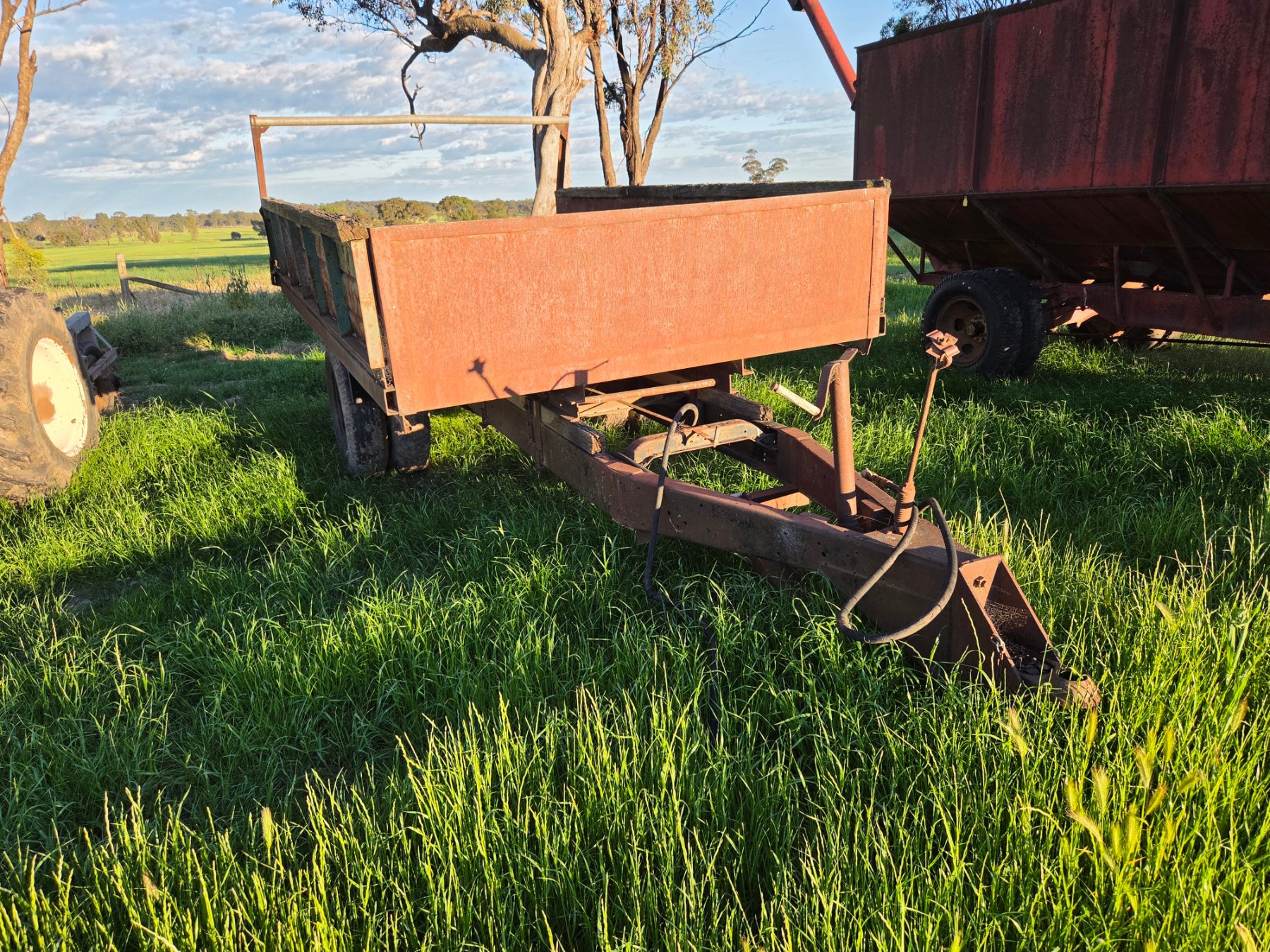Used - Farm Hyd. Tipping Trailer - photo 2