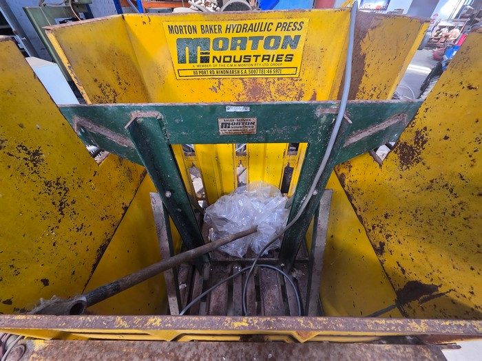 Morton Baker Hydraulic Wool Press - photo 6