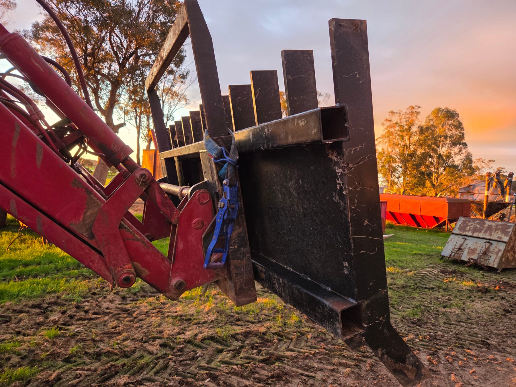 New - NEW 2.5m Stick Rake - photo 4