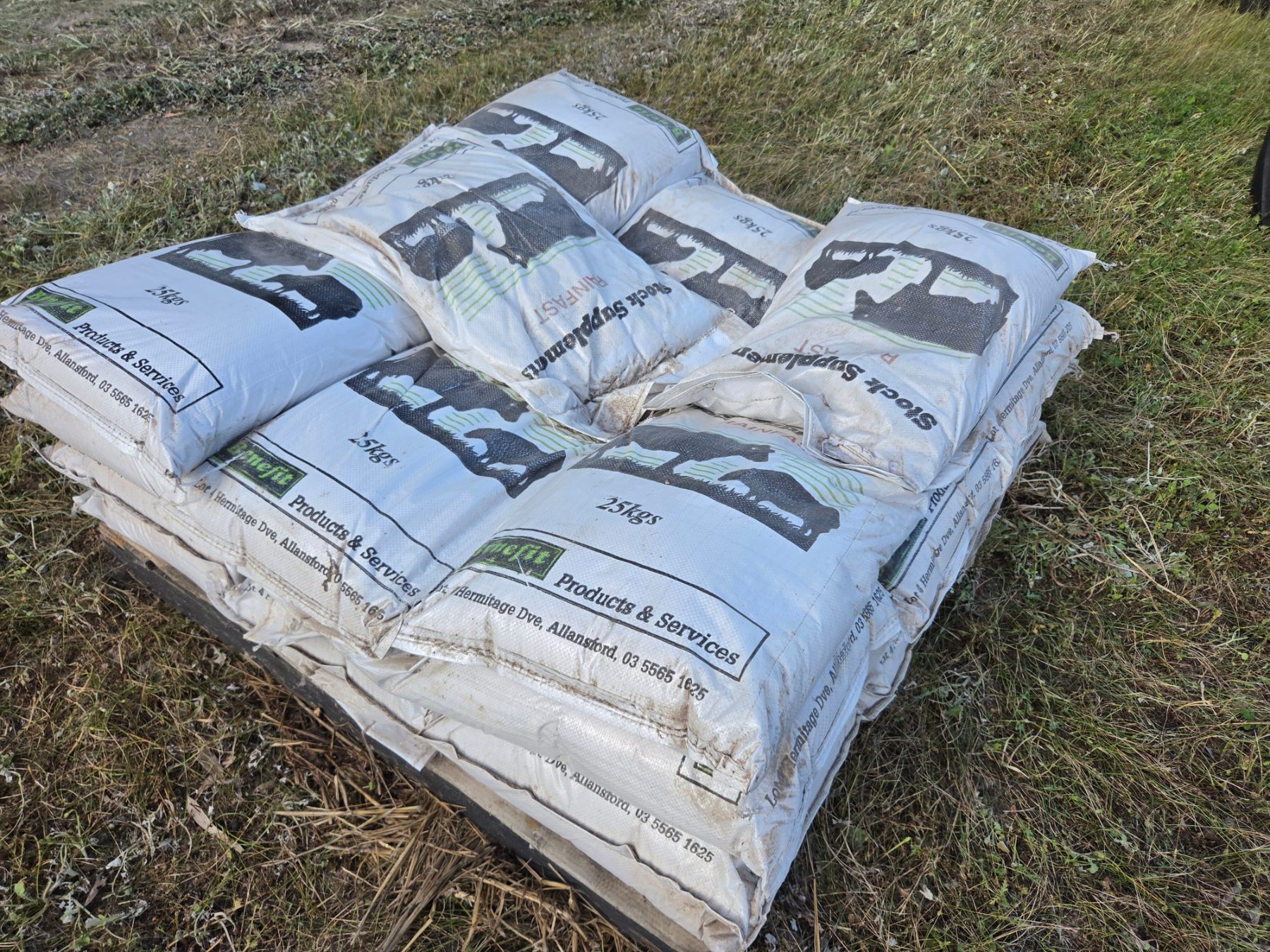 Used - 23x 25Kg Bags of Mineralised Salt Supplement - photo 4