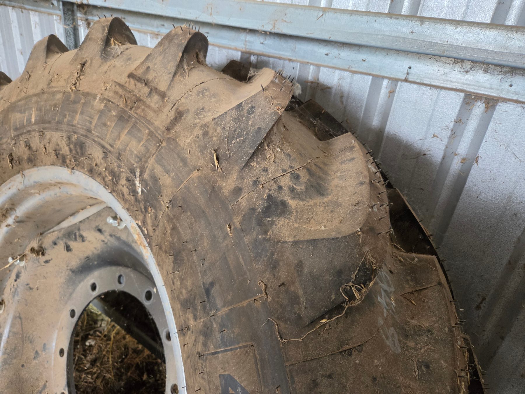 2x Michelin Tractor Rims & Tyres 480/70R34 - photo 5