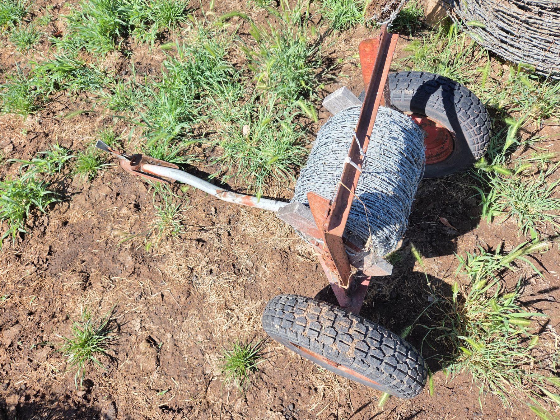 Used - ATV Barbwire Wind-out Trolley - photo 3