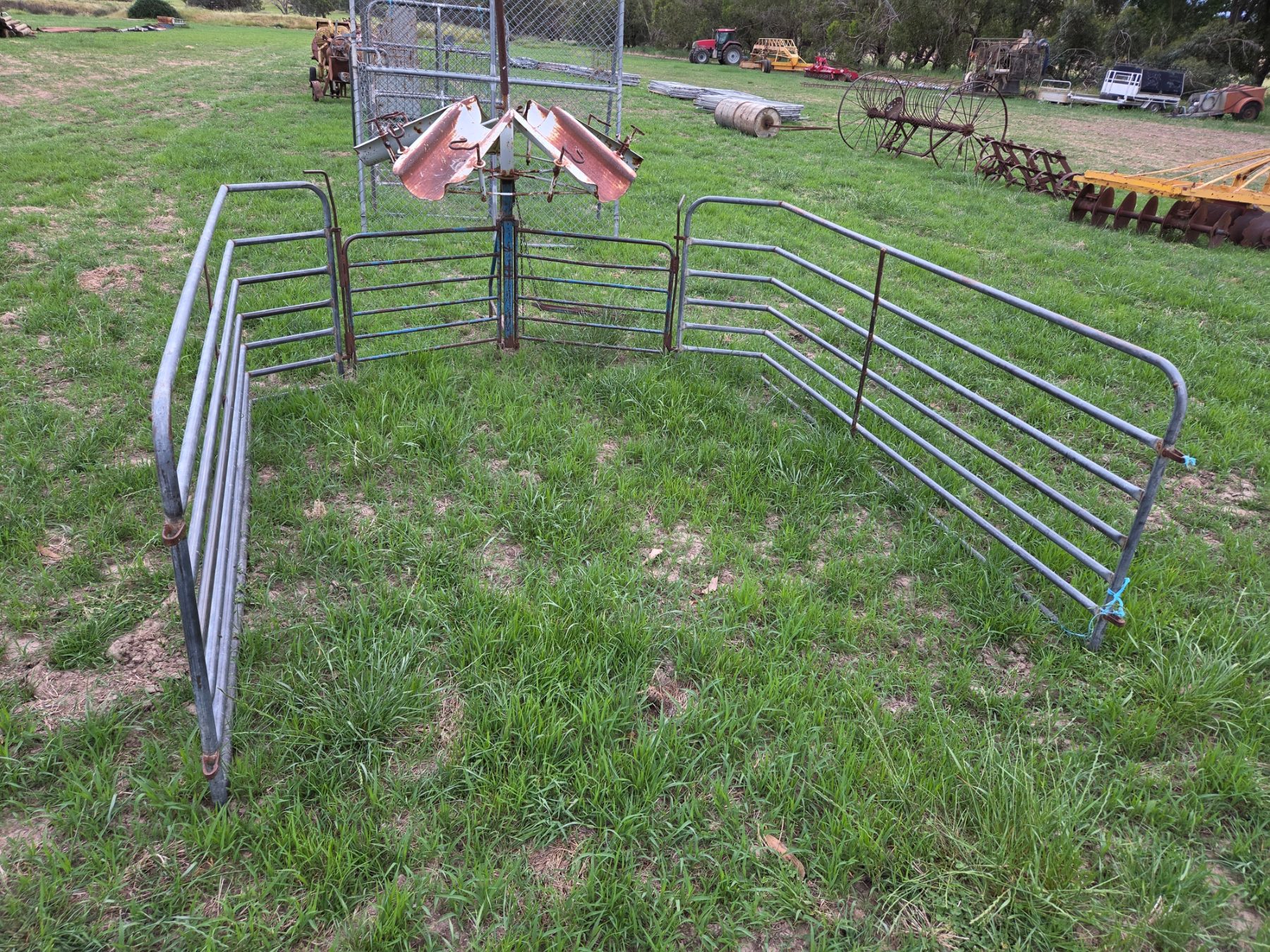 Used - Lambmarking Cradle with Catching Pen - photo 2