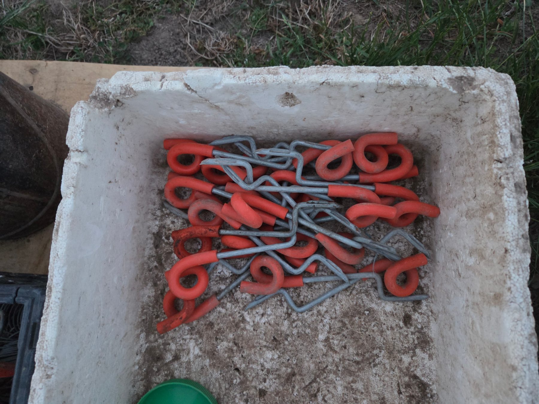 Used - Steel Post Pig Tails - photo 2