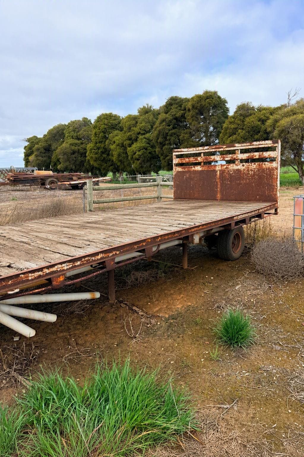 5m x 2.4m trailer body on posts