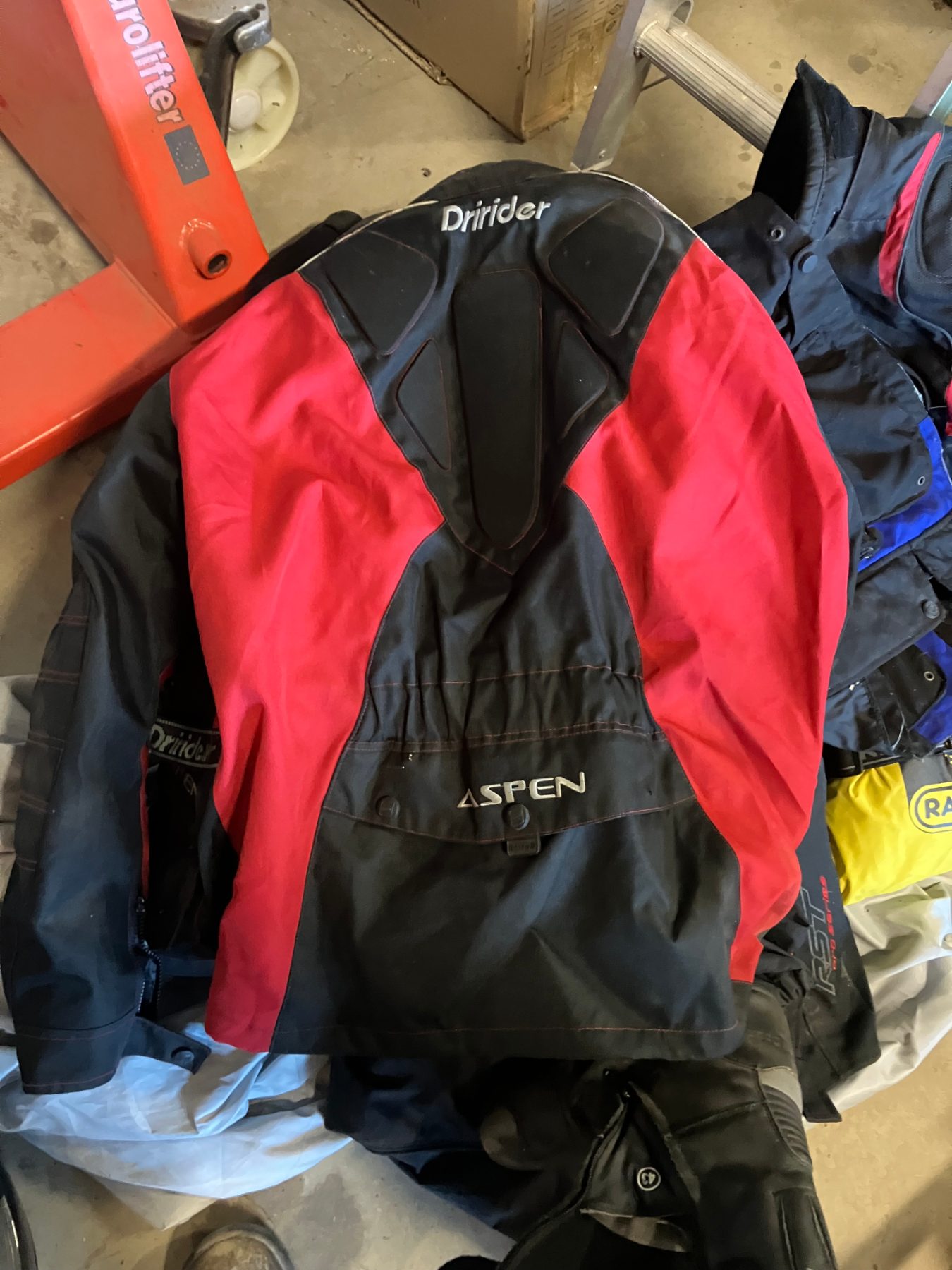 Assorted motorcycle jackets and accessories - photo 3