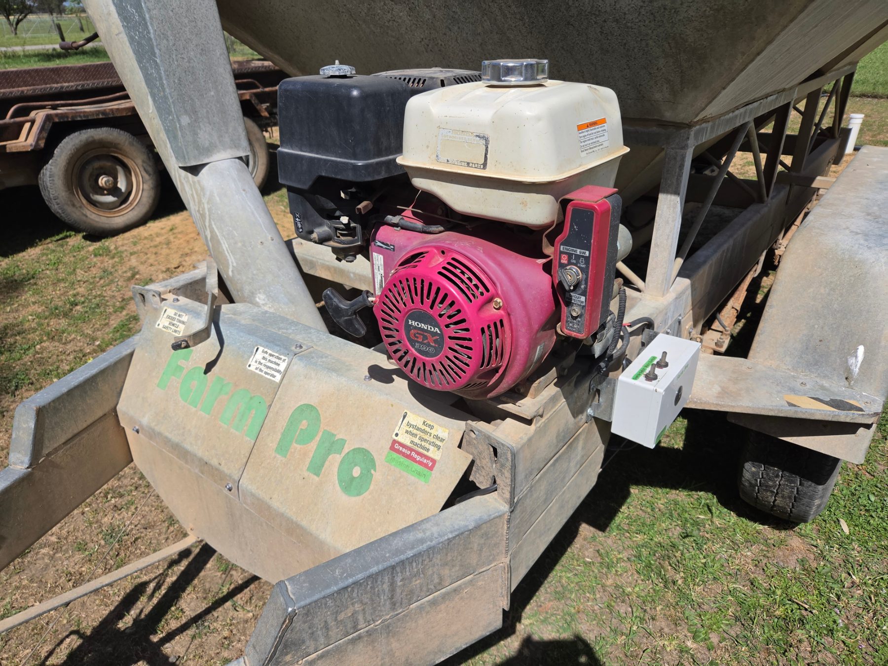 Used - 2012 Farm Pro 4.4 Twin Grouper Trailer - photo 14
