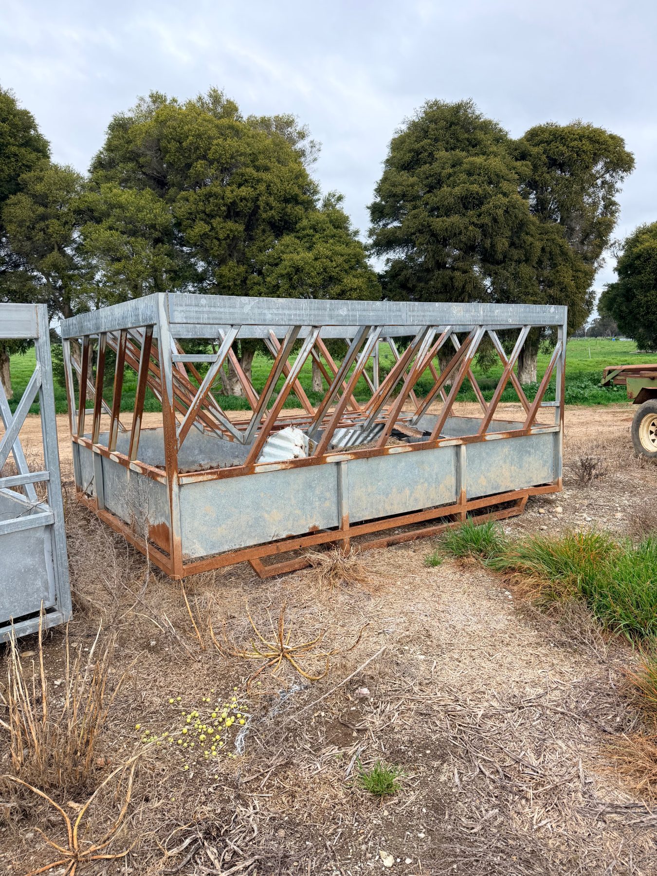 Large Bale up feeder