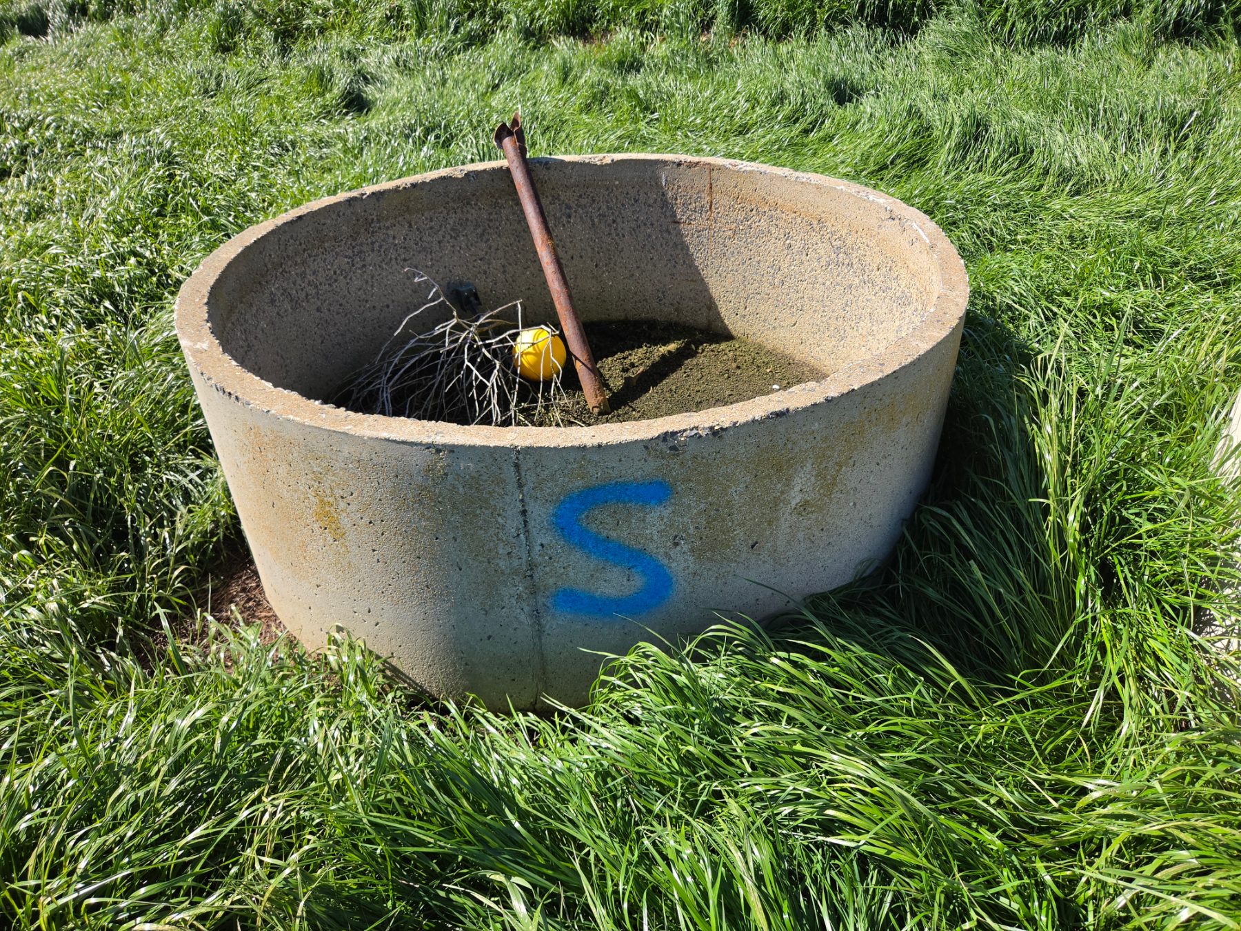 6ft Stock Trough with Ball Valve (S) - photo 1