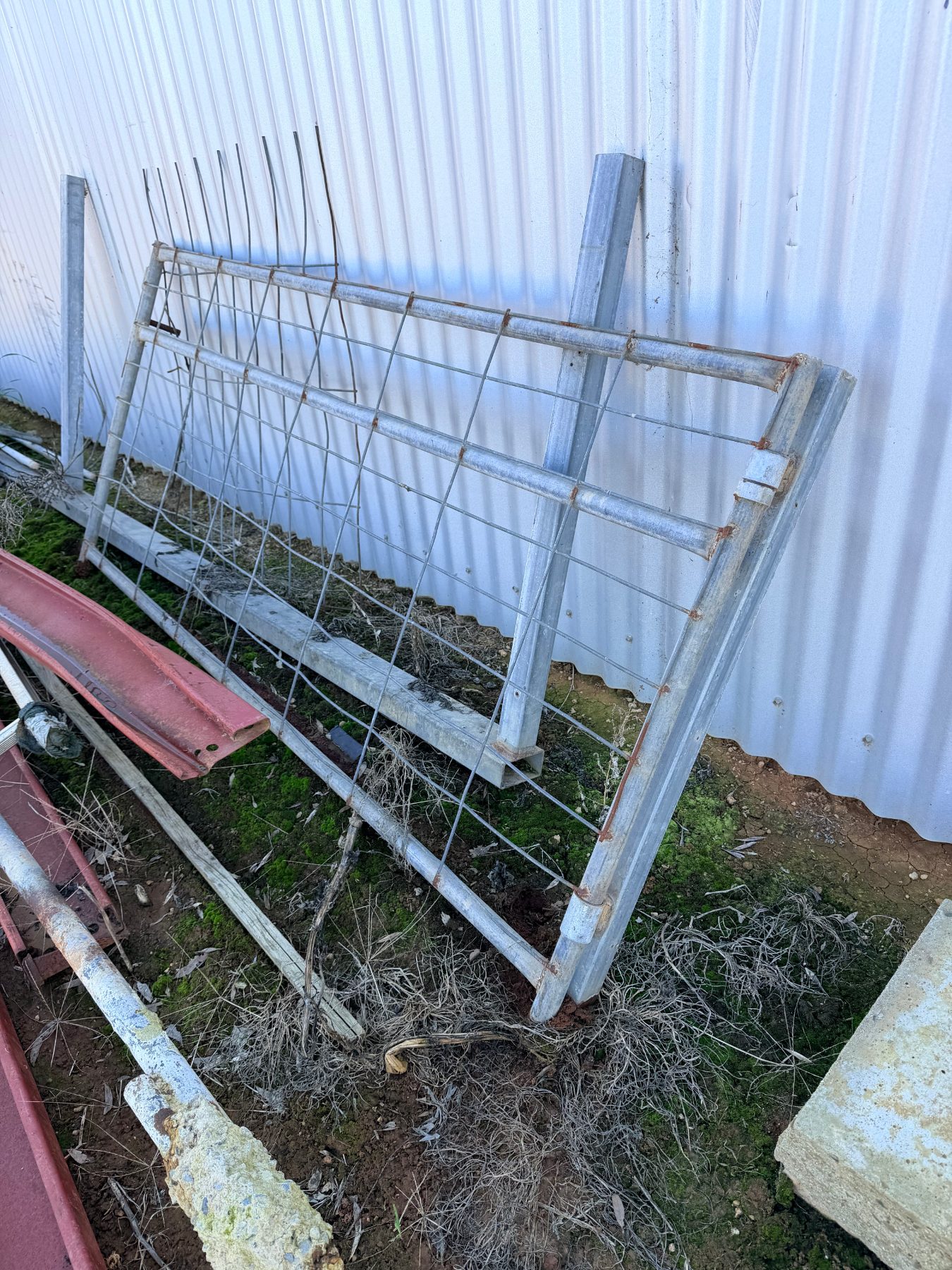 1950mm solid steel gate - photo 1